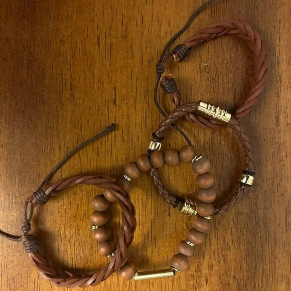 Bracelets - Picture 2 of 5